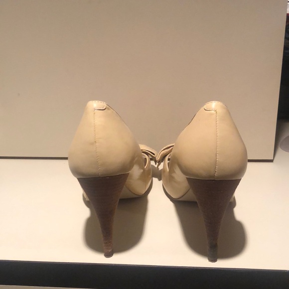 Cute low heels! - Picture 3 of 3